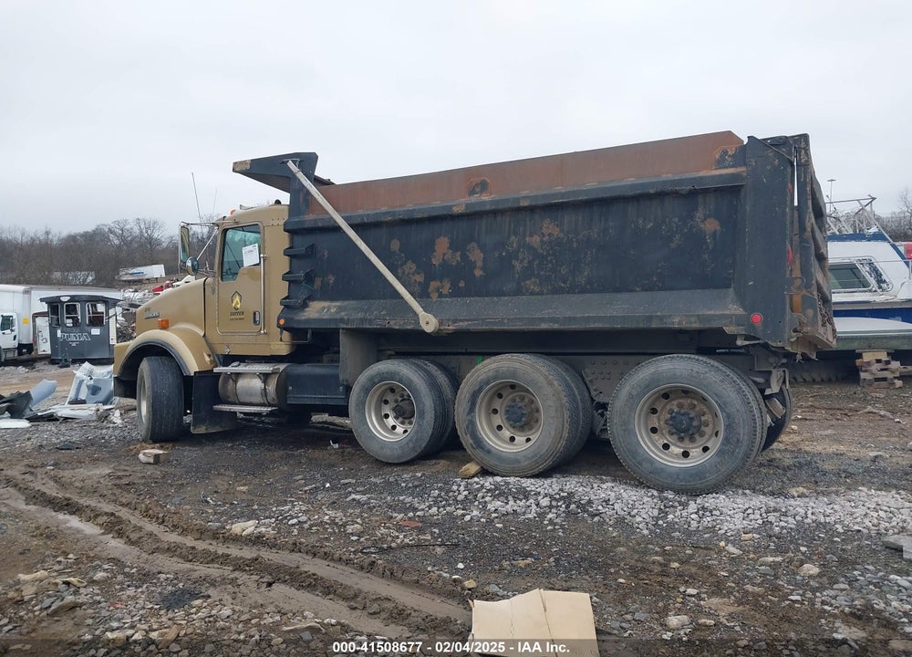 2005 KENWORTH CONSTRUCTION T800 VIN: 1NKDL40X45J073806