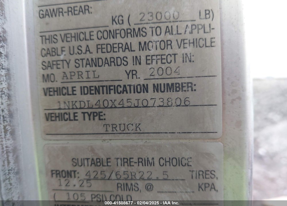 2005 KENWORTH CONSTRUCTION T800 VIN: 1NKDL40X45J073806