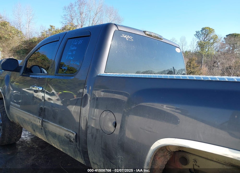 2011 CHEVROLET SILVERADO 1500 LT VIN: 1GCRKSE32BZ137598