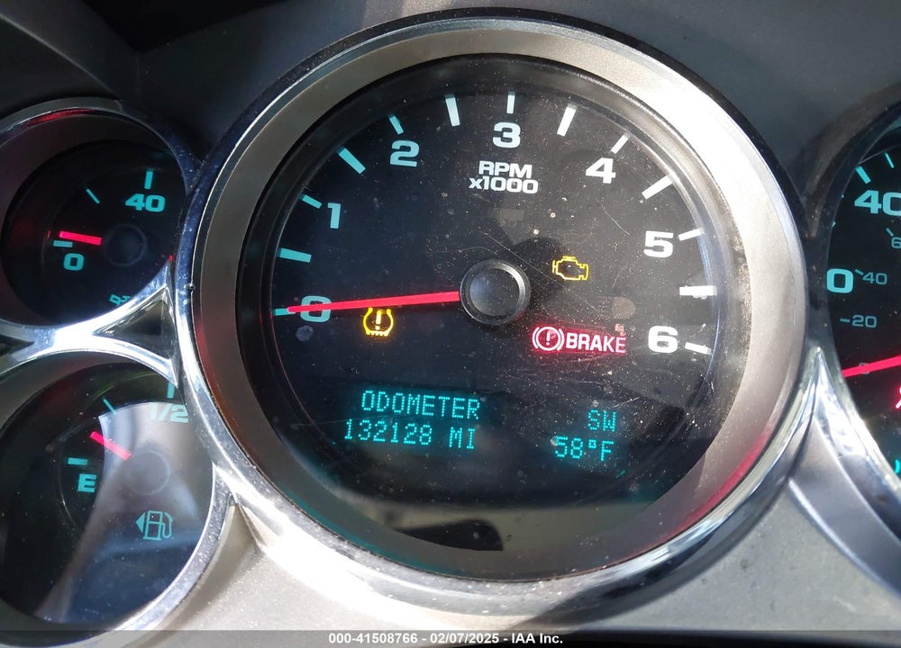 2011 CHEVROLET SILVERADO 1500 LT VIN: 1GCRKSE32BZ137598