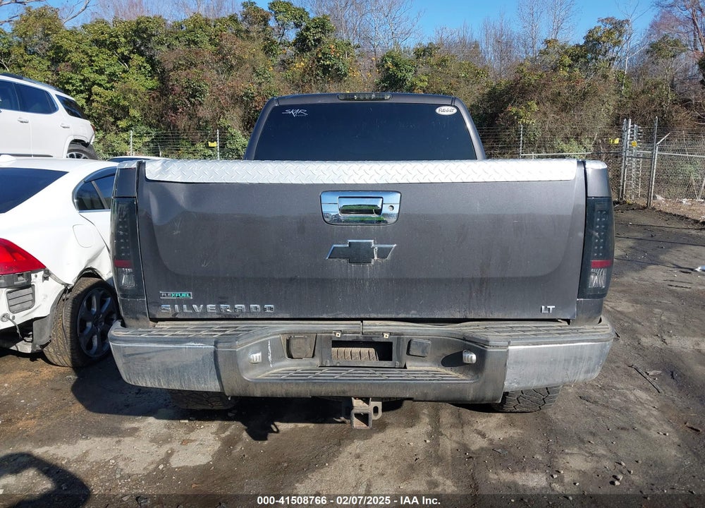 2011 CHEVROLET SILVERADO 1500 LT VIN: 1GCRKSE32BZ137598
