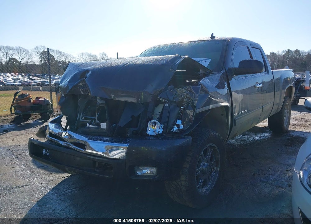 2011 CHEVROLET SILVERADO 1500 LT VIN: 1GCRKSE32BZ137598