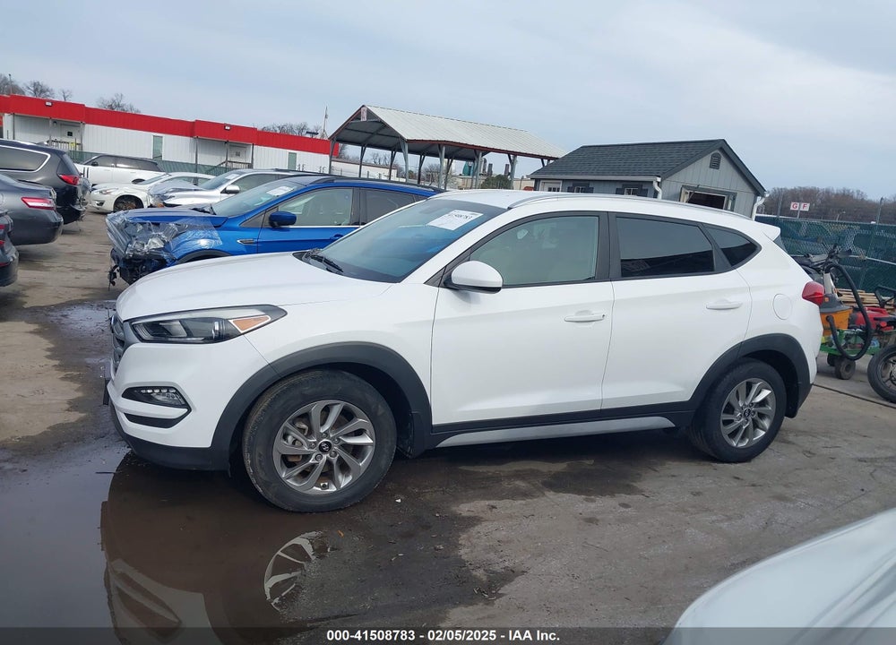2017 HYUNDAI TUCSON VIN: KM8J3CA47HU423804