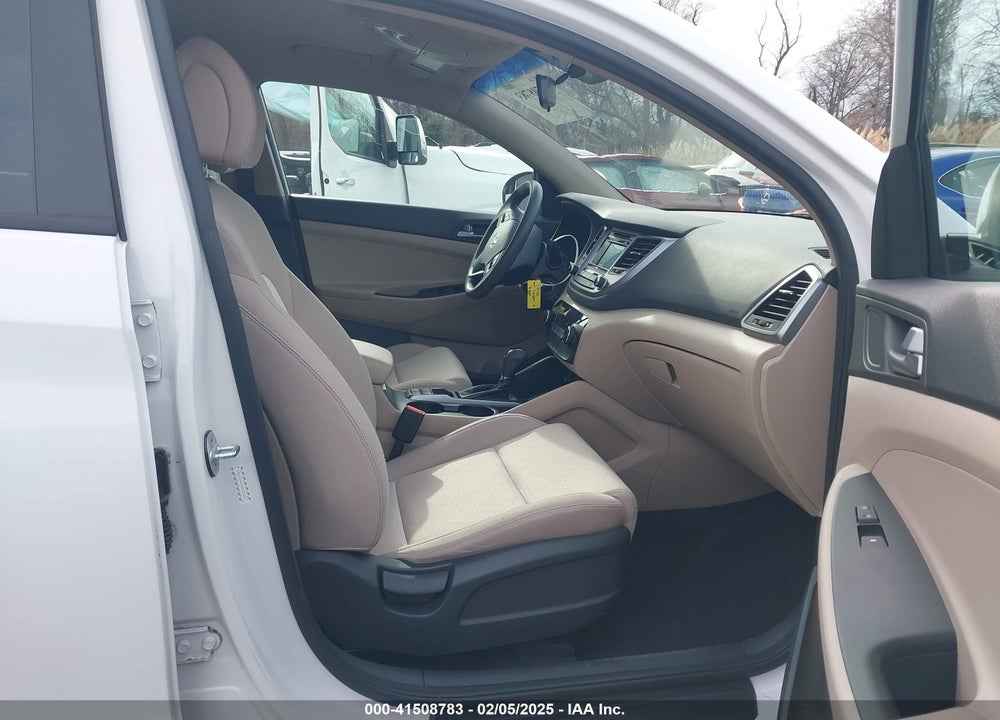 2017 HYUNDAI TUCSON VIN: KM8J3CA47HU423804
