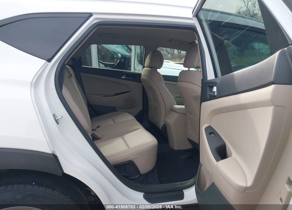 2017 HYUNDAI TUCSON VIN: KM8J3CA47HU423804