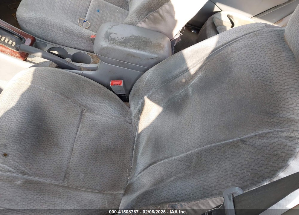 2003 TOYOTA COROLLA LE VIN: 1NXBR32E93Z138461