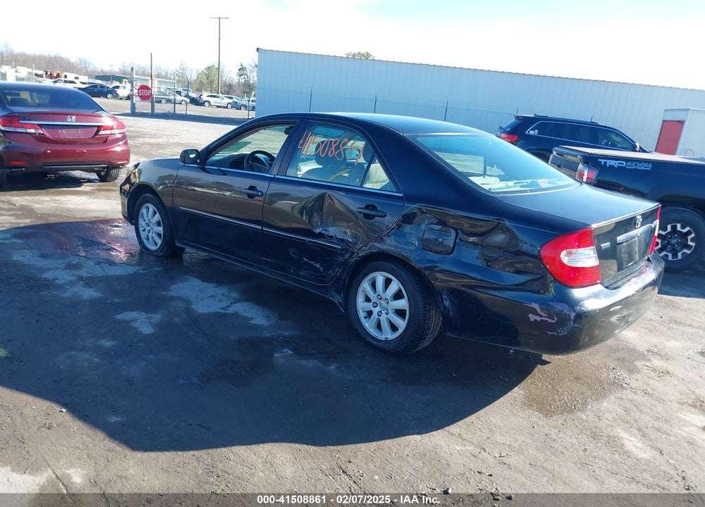 2002 TOYOTA CAMRY XLE VIN: 4T1BE30K02U066214