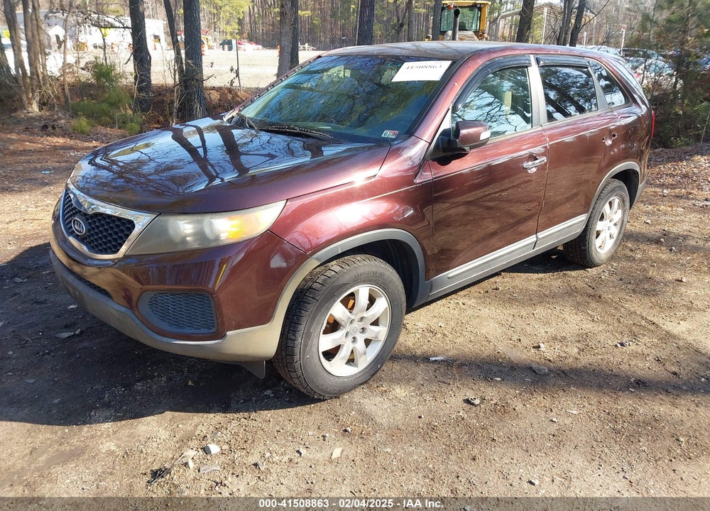 2011 KIA SORENTO LX VIN: 5XYKT3A11BG182104