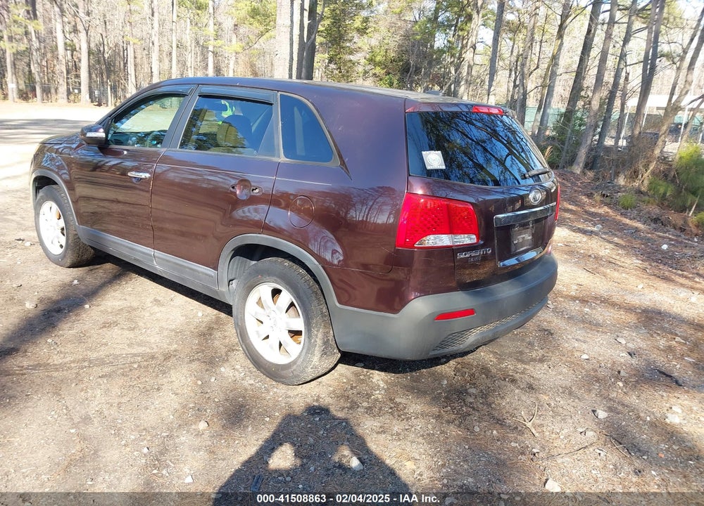 2011 KIA SORENTO LX VIN: 5XYKT3A11BG182104