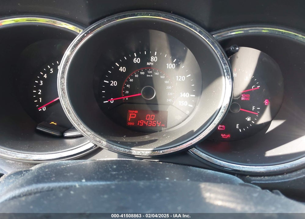 2011 KIA SORENTO LX VIN: 5XYKT3A11BG182104