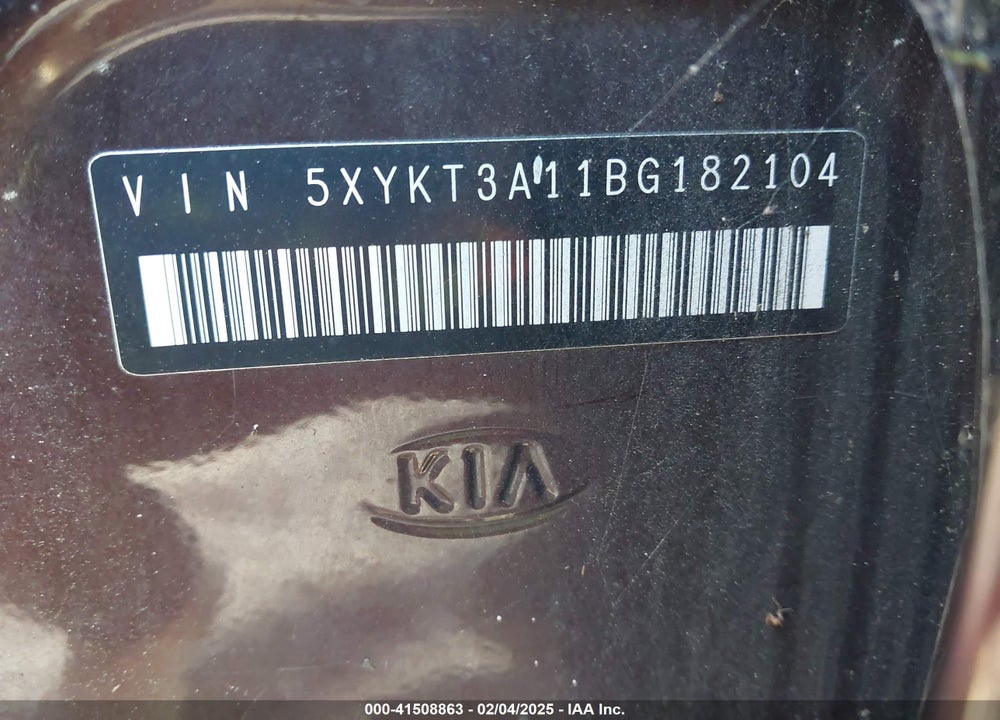 2011 KIA SORENTO LX VIN: 5XYKT3A11BG182104