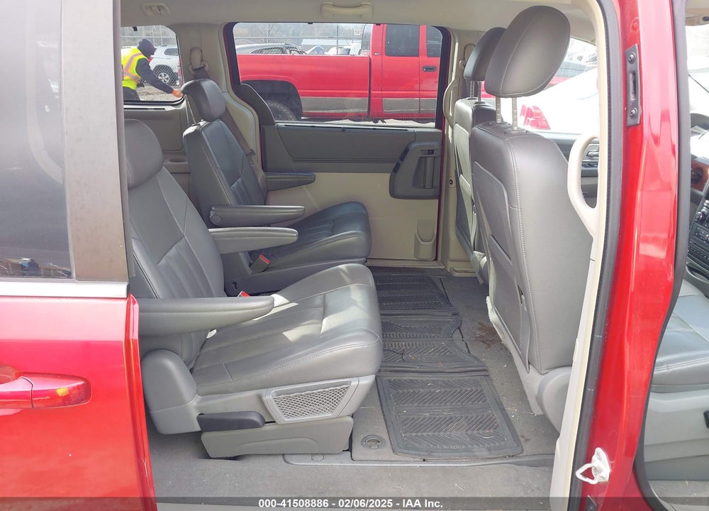 2008 CHRYSLER TOWN & COUNTRY TOURING VIN: 2A8HR54P18R127590
