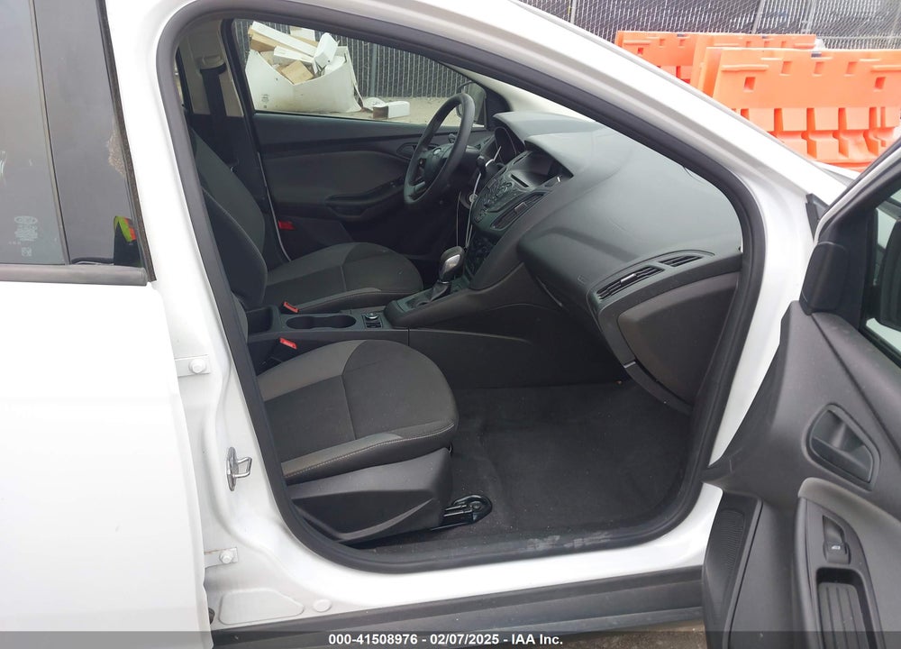 2014 FORD FOCUS VIN: 1FADP3E24EL419487