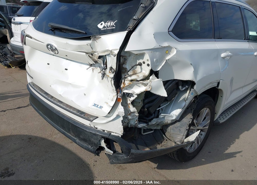 2015 TOYOTA HIGHLANDER XLE V6 VIN: 5TDKKRFH6FS096842