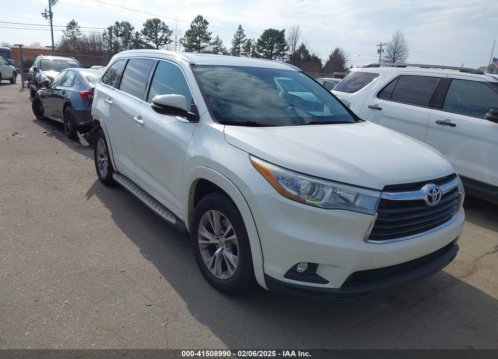 2015 TOYOTA HIGHLANDER XLE V6 VIN: 5TDKKRFH6FS096842