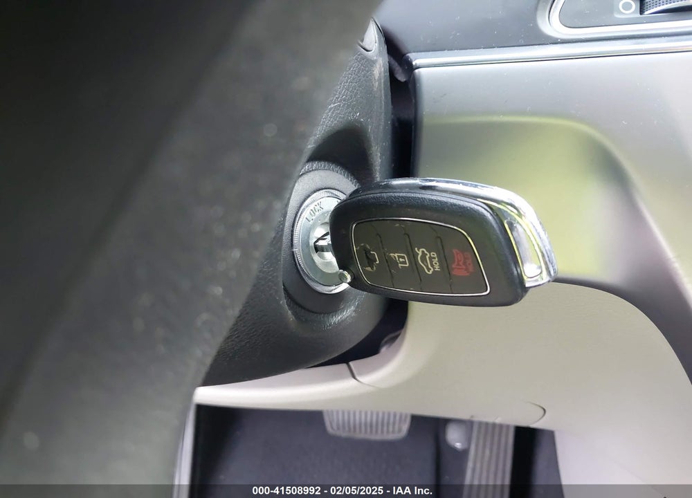 2017 HYUNDAI SONATA VIN: 5NPE24AF2HH524100