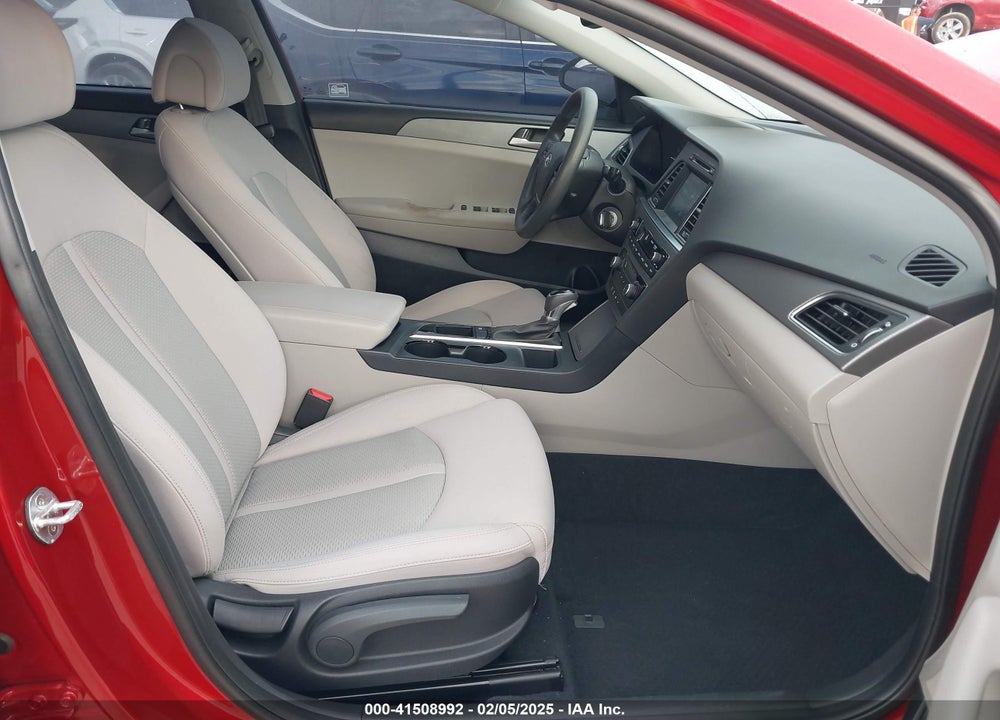 2017 HYUNDAI SONATA VIN: 5NPE24AF2HH524100