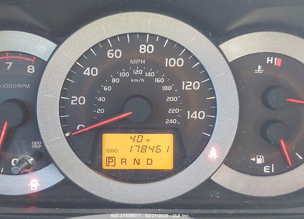 2009 TOYOTA RAV4 VIN: JTMBK31V395082689