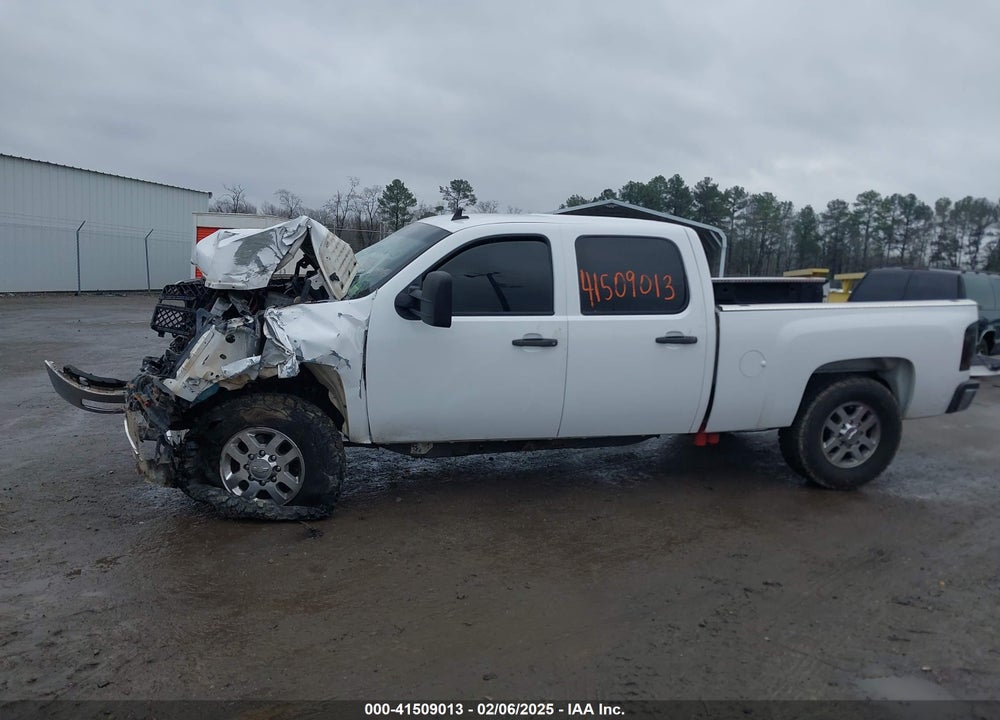 2011 CHEVROLET SILVERADO 2500HD LT VIN: 1GC1KXE86BF186651
