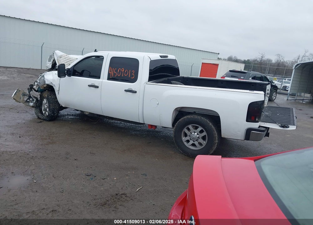 2011 CHEVROLET SILVERADO 2500HD LT VIN: 1GC1KXE86BF186651