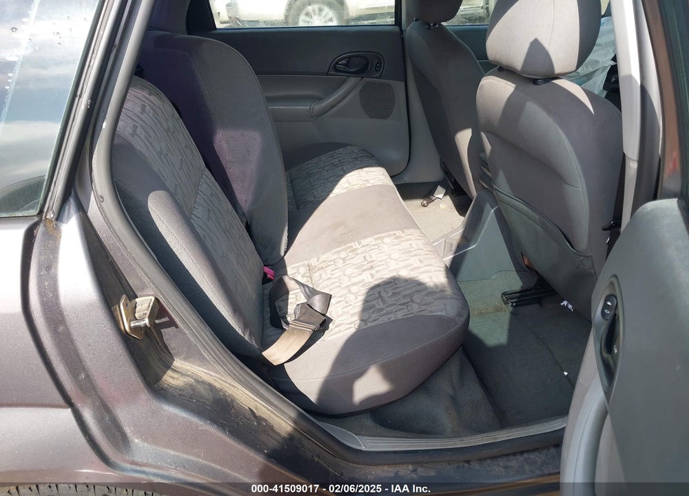 2005 FORD FOCUS ZXW VIN: 1FAFP36N45W111431