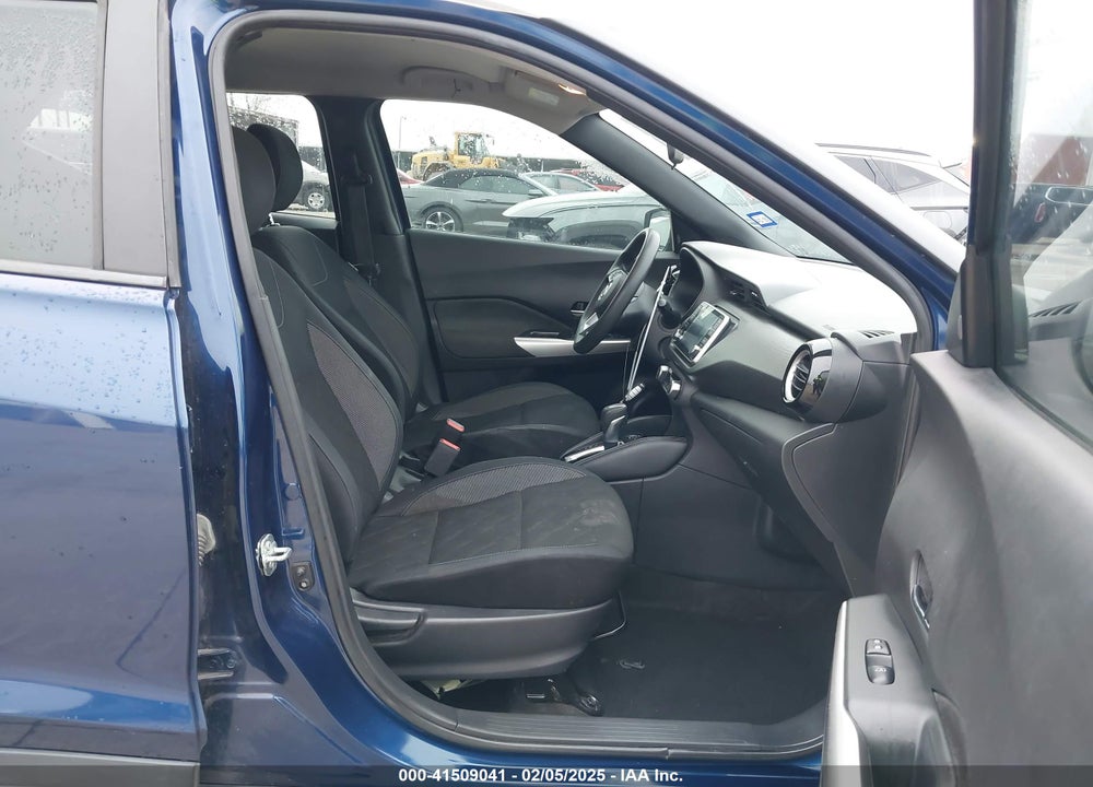 2018 NISSAN KICKS SV VIN: 3N1CP5CU9JL504624