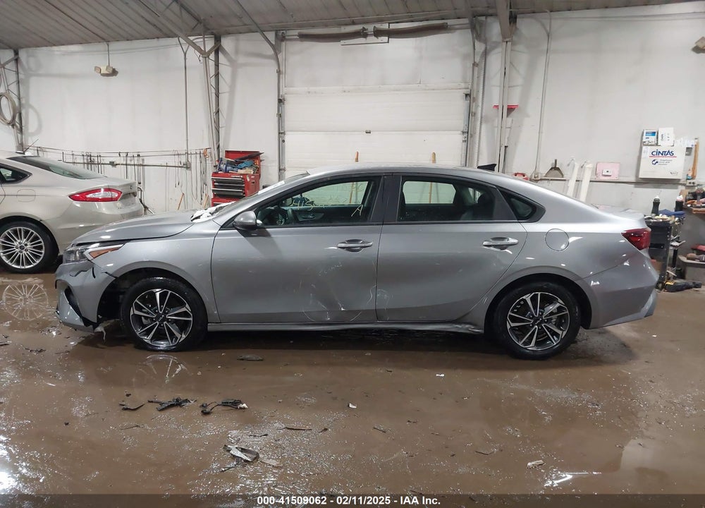 2024 KIA FORTE LXS VIN: 3KPF24AD6RE744008
