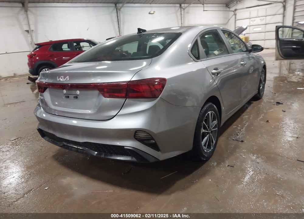 2024 KIA FORTE LXS VIN: 3KPF24AD6RE744008