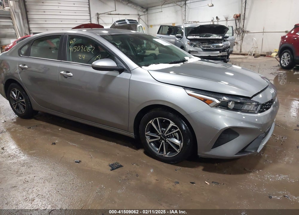 2024 KIA FORTE LXS VIN: 3KPF24AD6RE744008