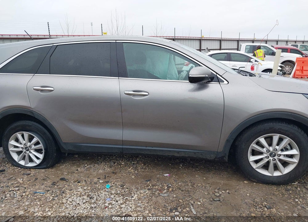 2019 KIA SORENTO 2.4L L VIN: 5XYPG4A31KG472571