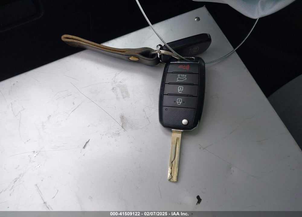 2019 KIA SORENTO 2.4L L VIN: 5XYPG4A31KG472571