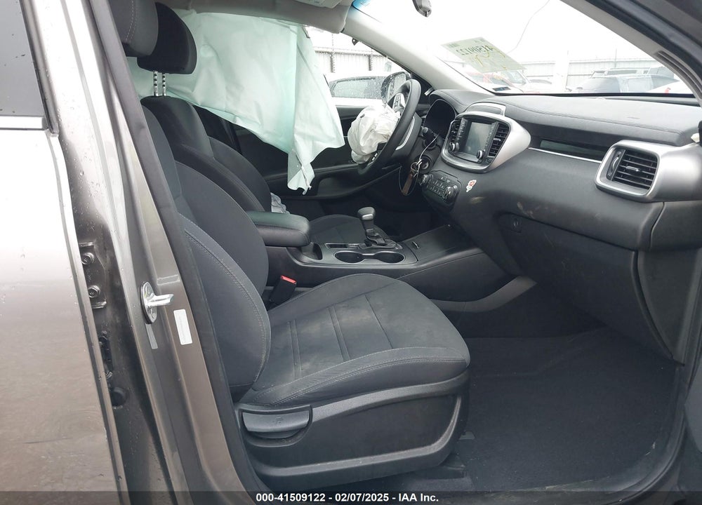 2019 KIA SORENTO 2.4L L VIN: 5XYPG4A31KG472571