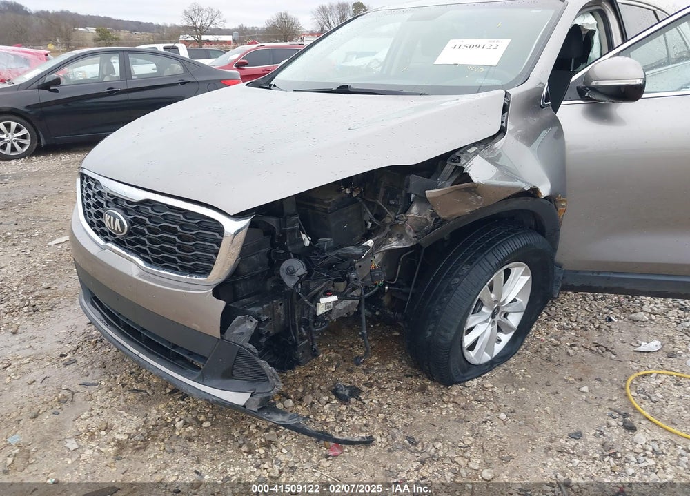 2019 KIA SORENTO 2.4L L VIN: 5XYPG4A31KG472571