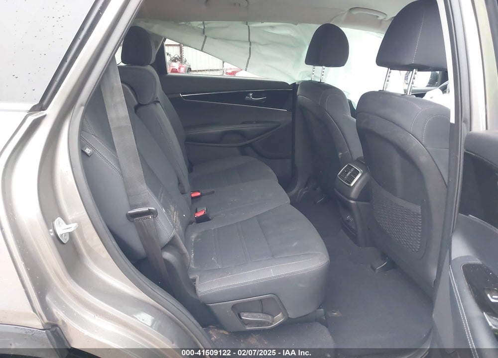 2019 KIA SORENTO 2.4L L VIN: 5XYPG4A31KG472571