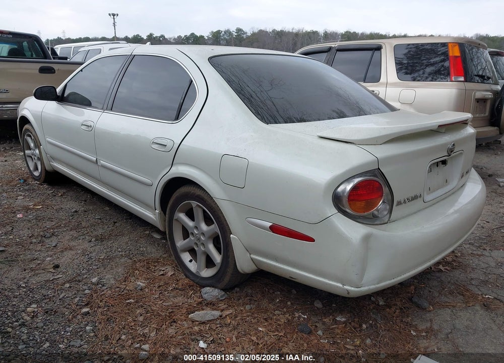 2002 NISSAN MAXIMA SE VIN: JN1DA31D02T417074