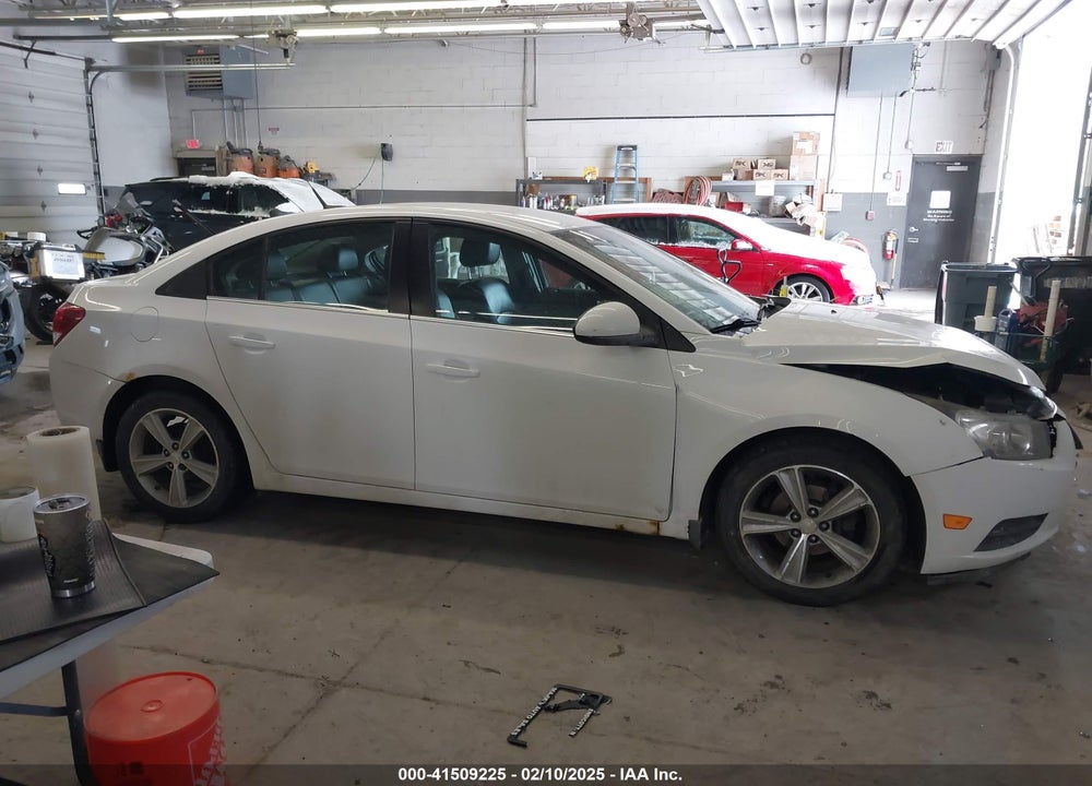 2014 CHEVROLET CRUZE VIN: 1G1PE5SB3E7296330