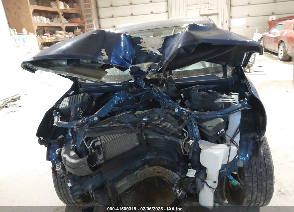 2019 CHEVROLET EQUINOX LT VIN: 2GNAXKEVXK6163076