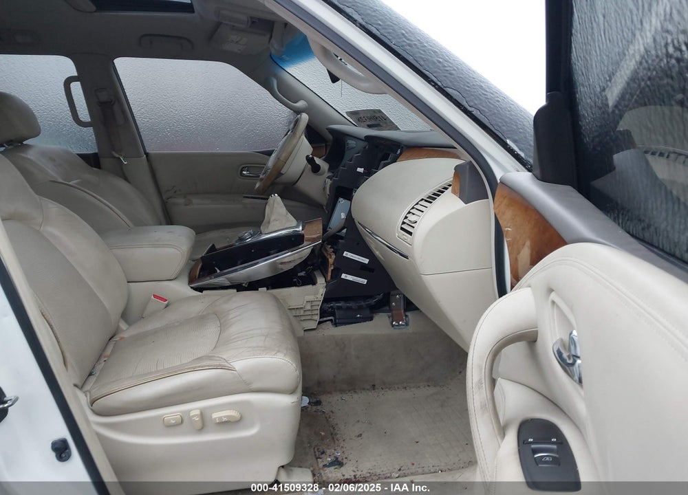 2014 INFINITI QX80 VIN: JN8AZ2NE5E9061717