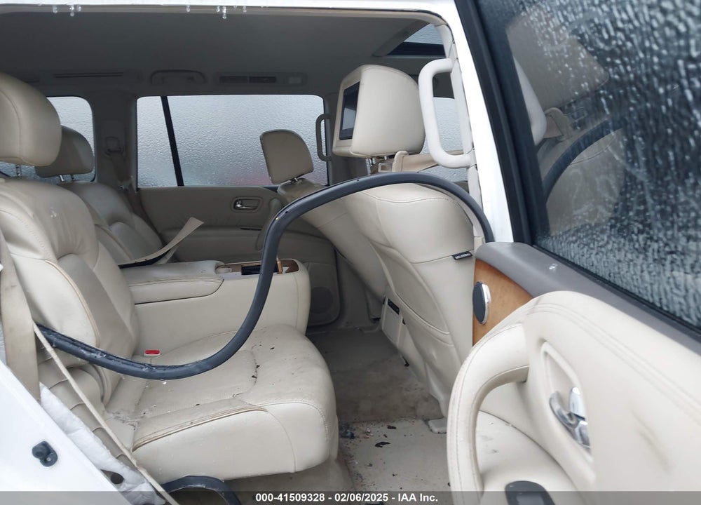 2014 INFINITI QX80 VIN: JN8AZ2NE5E9061717