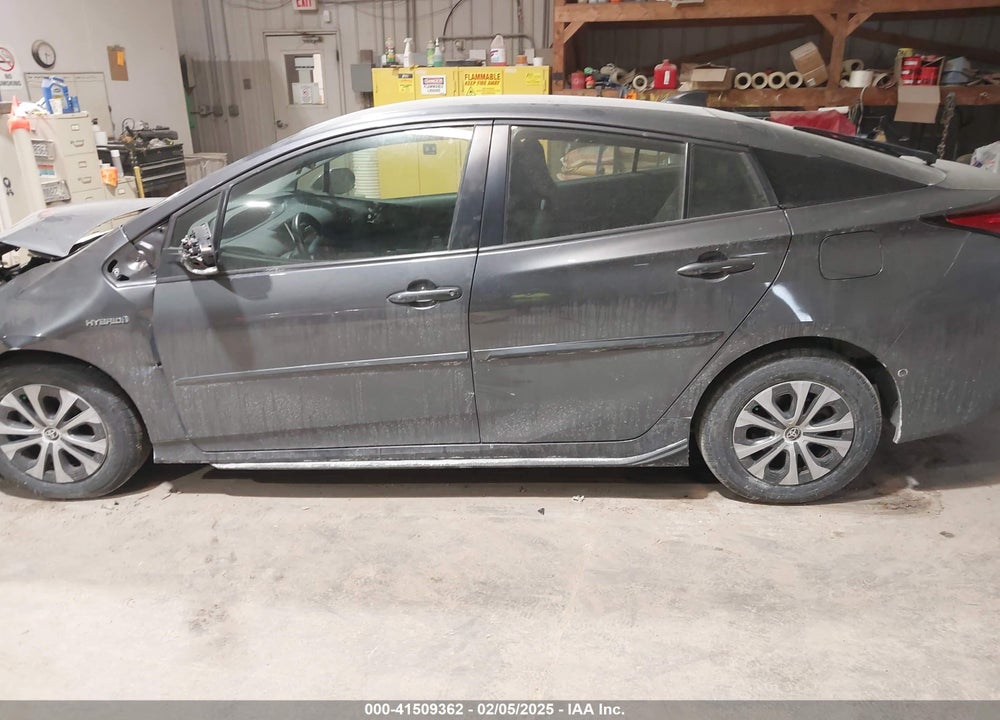 2022 TOYOTA PRIUS VIN: JTDL9MFUXN3039673
