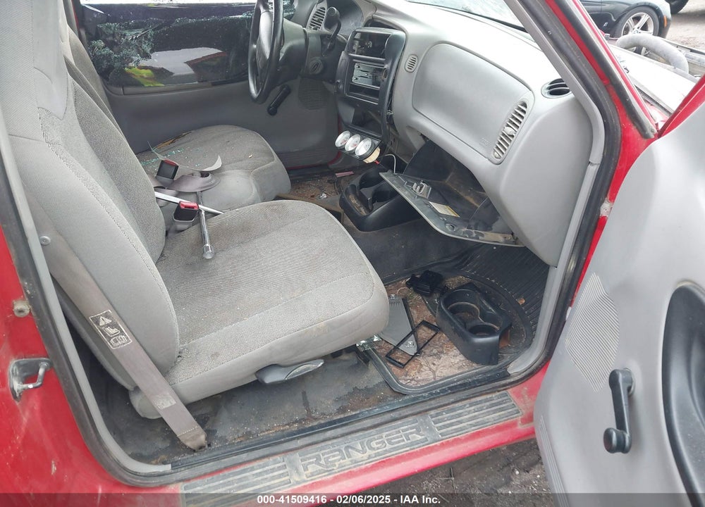 2000 FORD RANGER XL/XLT VIN: 1FTYR10C0YPB27780