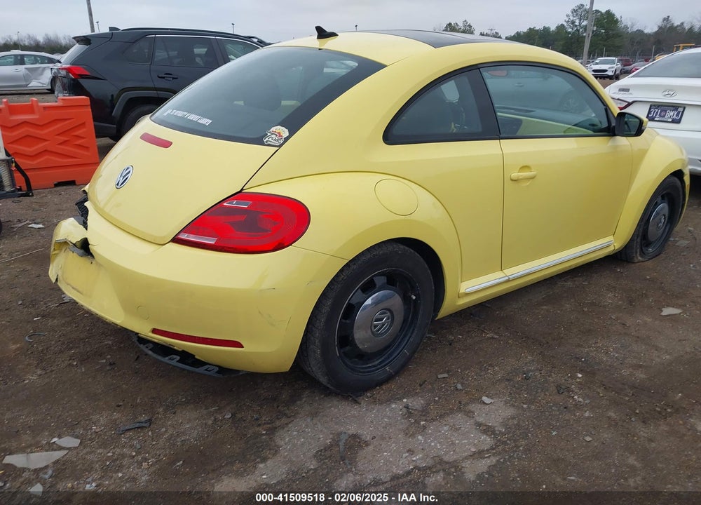 2013 VOLKSWAGEN BEETLE VIN: 3VWJP7AT0DM663439