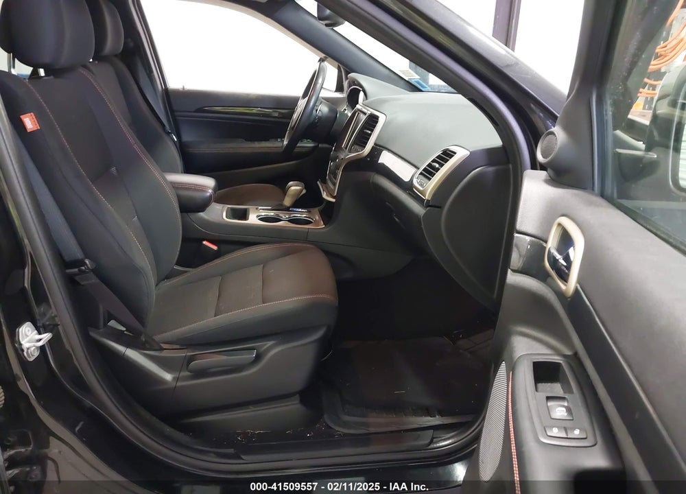 2016 JEEP GRAND CHEROKEE VIN: 1C4RJFAG8GC476475