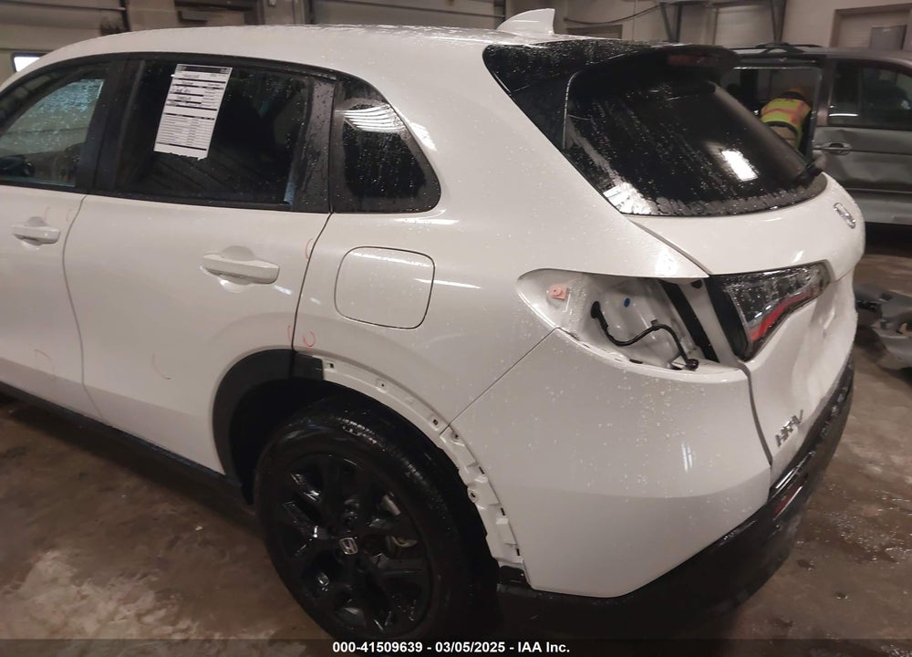 2024 HONDA HR-V AWD SPORT/AWD SPORT W/O BSI VIN: 3CZRZ2H58RM769424