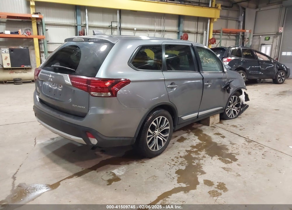 2018 MITSUBISHI OUTLANDER ES VIN: JA4AD2A30JJ003838