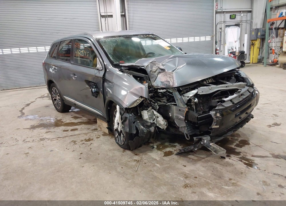 2018 MITSUBISHI OUTLANDER ES VIN: JA4AD2A30JJ003838