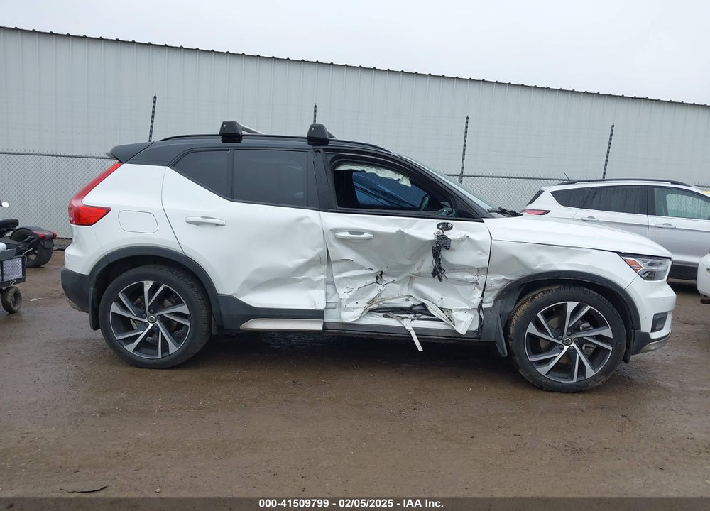 2019 VOLVO XC40 VIN: YV4162UM6K2123298