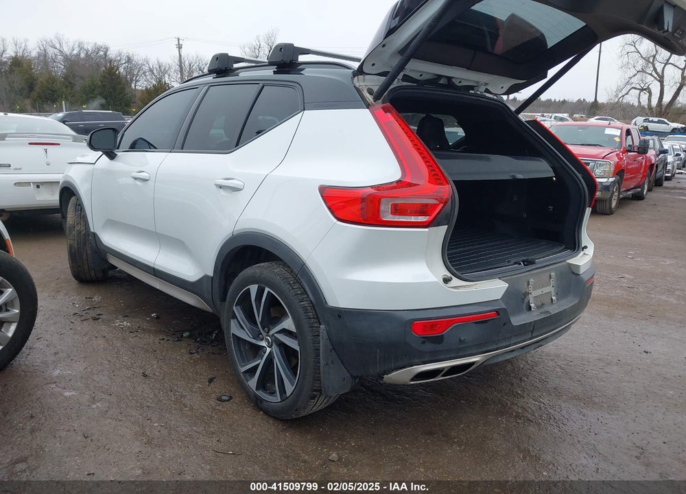 2019 VOLVO XC40 VIN: YV4162UM6K2123298