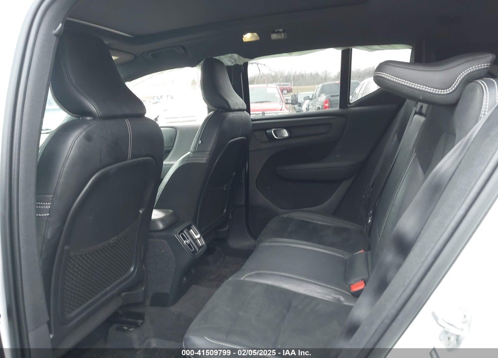2019 VOLVO XC40 VIN: YV4162UM6K2123298