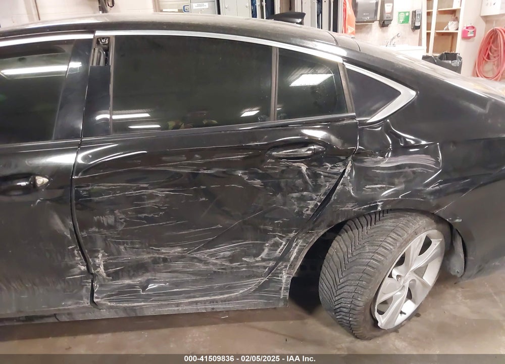 2018 BUICK REGAL VIN: W04GL6SX4J1056063